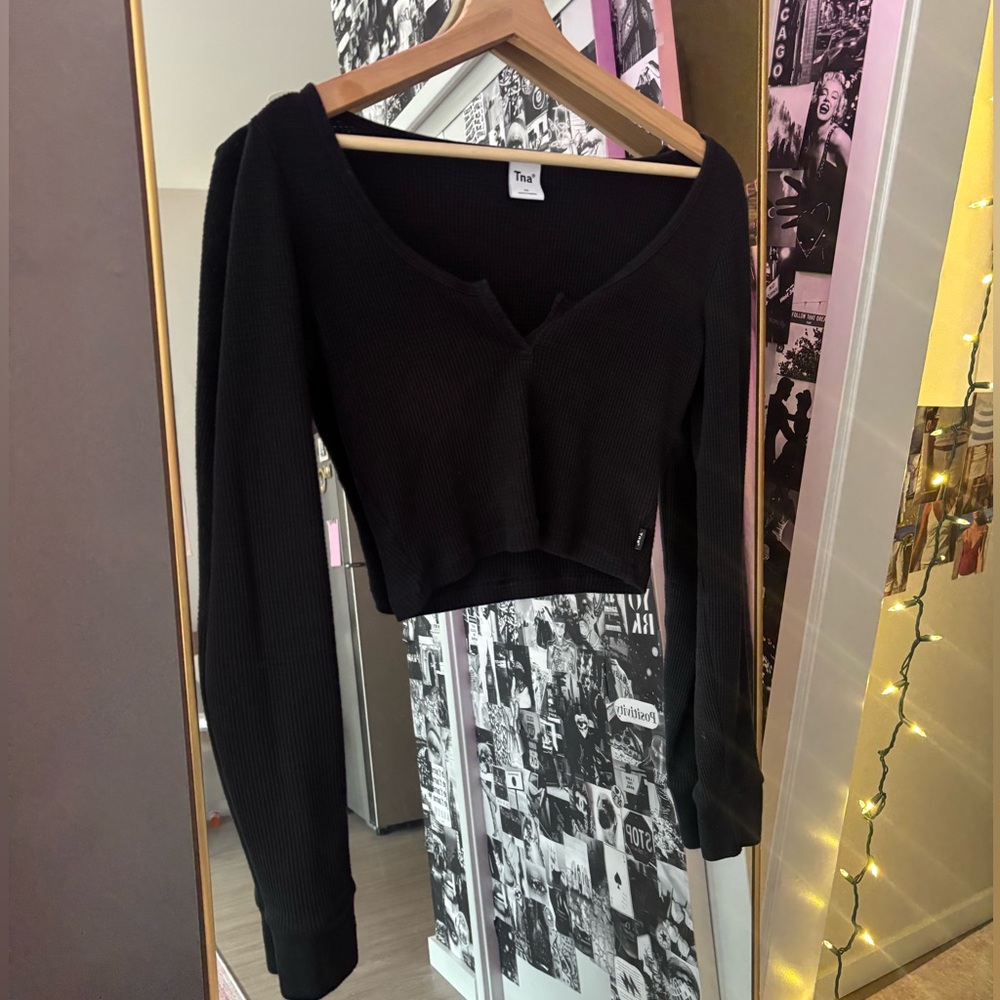 TNA BLACK LONG SLEEVE WAFFLE CROP TOP